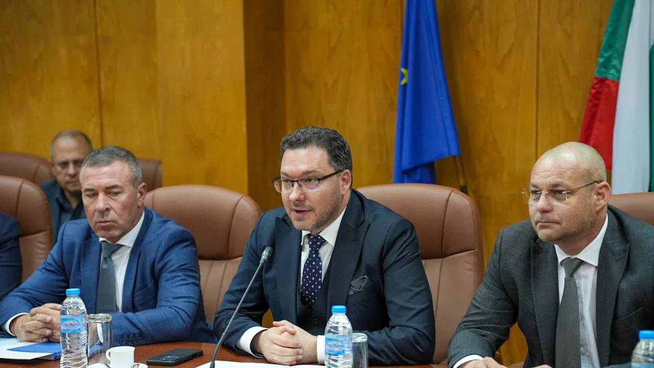 Вътрешният министър Даниел Митов Вътрешният министър Даниел Митов